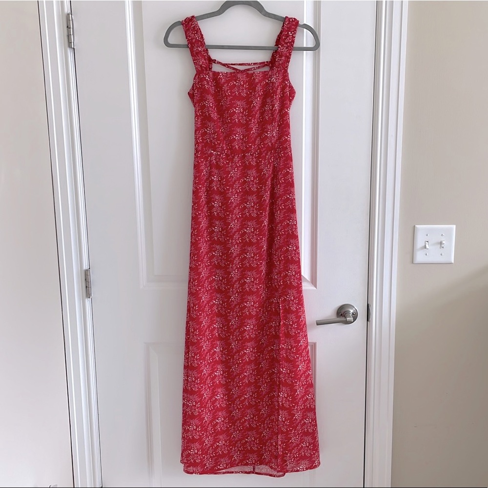 Maxi dress with open back
